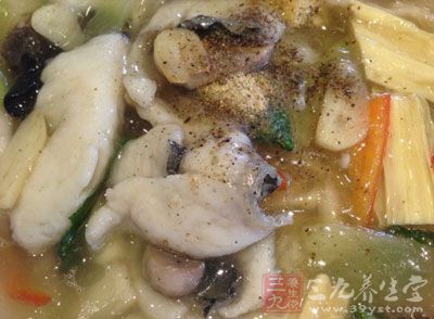 黑魚湯是以黑魚為主料加上其它食材燉煮的一款營養(yǎng)湯