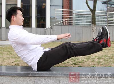 很多人在运动时,如果动作做得过大或是不规范 很多人在运动时,如果动作做得过大或是不规范