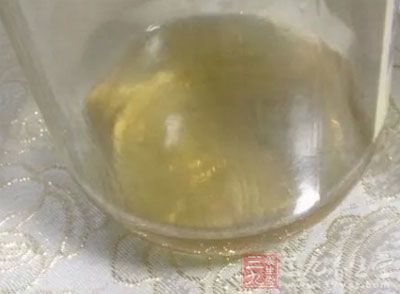 喝蜂蜜水巧挑时 晚比早更好