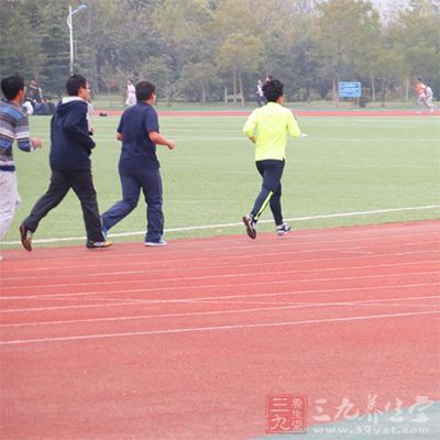 我們常見的有氧運動有步行、疾走、慢跑、游泳、健身操