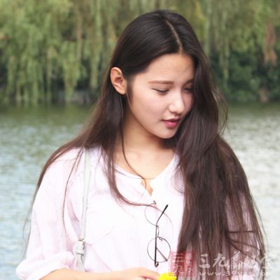 呈倒V型的女人是天真而又可愛(ài)的一類(lèi)，她們竟然受同性的歡迎而不是異性