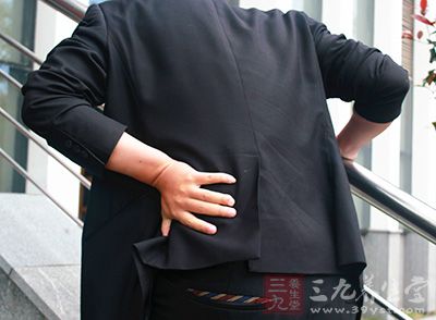 站的太久容易腰痛、久坐也会腰痛 站的太久容易腰痛、久坐也会腰痛