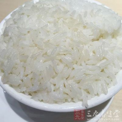 控制主食和甜食的摄入量