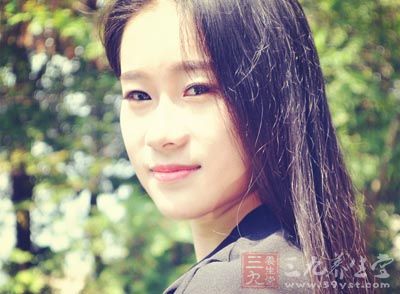 争强好胜，脾气急躁