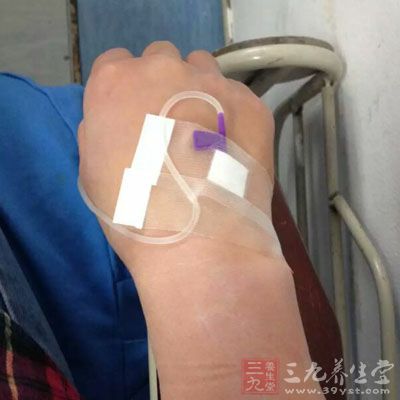 男子胃疼输液死亡 这样治病很伤身