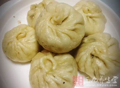 用含铝泡打粉发面蒸铝包子称卖相好