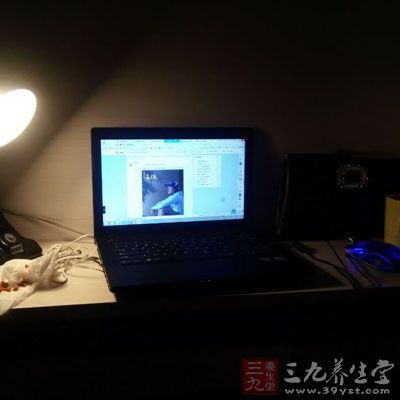 熬夜同样会导致肾脏遭受健康损害