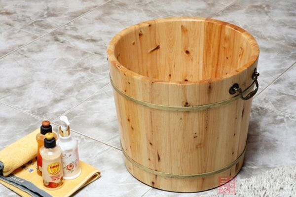 选择一个正确的泡脚盆往往可以达到事半功倍的效果 选择一个正确的泡脚盆往往可以达到事半功倍的效果