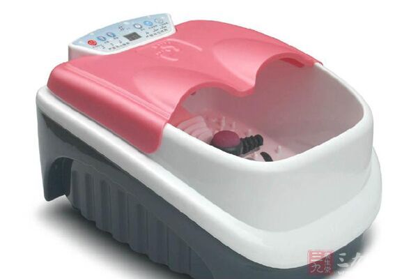 选择一个正确的泡脚盆往往可以达到事半功倍的效果的 选择一个正确的泡脚盆往往可以达到事半功倍的效果的