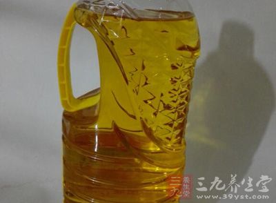 锅内放少许油 锅内放少许油