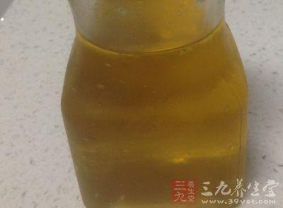 蜂蜜和韭菜不能一起吃，韭菜含維生素C豐富