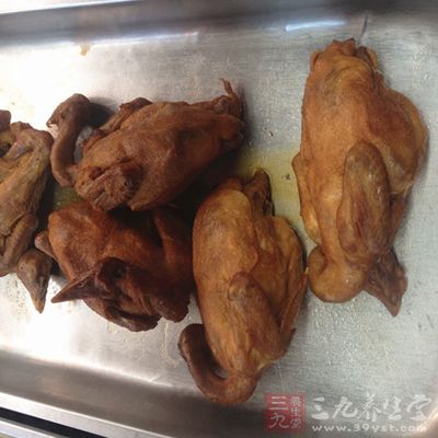 鸡肉甘温,能补中助阳 鸡肉甘温,能补中助阳