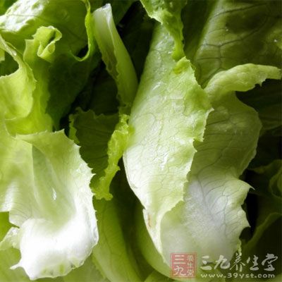 原料：生菜250克，花生油、盐少许