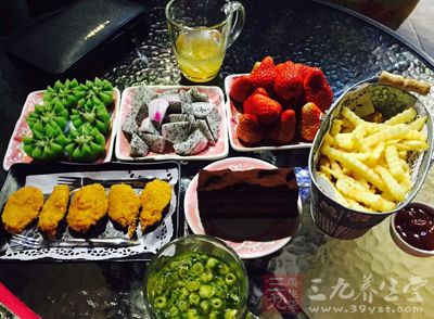 饮食无度，食不定时，常吃零食