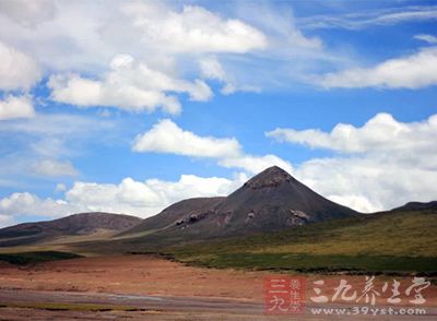 一路风景如画，山峦、草原、白桦林、贝加尔湖