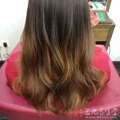 这些化学类合成染剂都可以用于毛发(包括皮肤)的美容染色