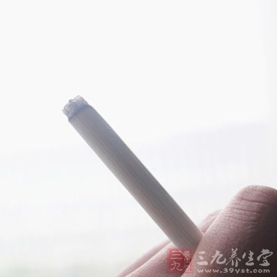 吸烟、饮酒诱发者应戒烟限酒，疲劳、紧张、激动所致者应劳逸结合，心态平静