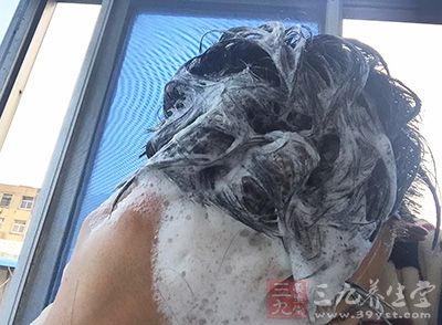 经期洗头与癌症没有直接关系 经期洗头与癌症没有直接关系