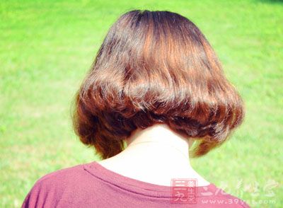 还是让你不胜其烦的头发静电 还是让你不胜其烦的头发静电