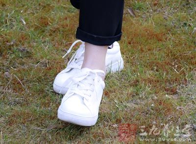 防止反复扭伤导致踝关节创伤性关节炎的发生 防止反复扭伤导致踝关节创伤性关节炎的发生