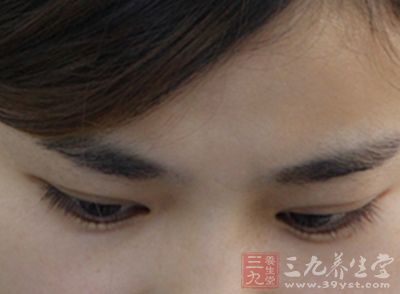 额下部的眉毛以黛色为上佳 额下部的眉毛以黛色为上佳