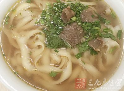 產(chǎn)后5-7天應以米粥、軟飯、爛面、蛋湯等為主食