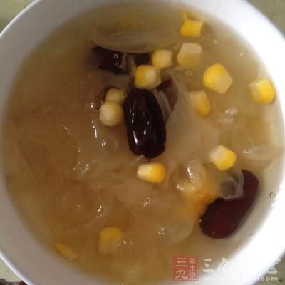 早餐喝上一些紅棗粥就是一種非常不錯(cuò)的食療補(bǔ)血的方法