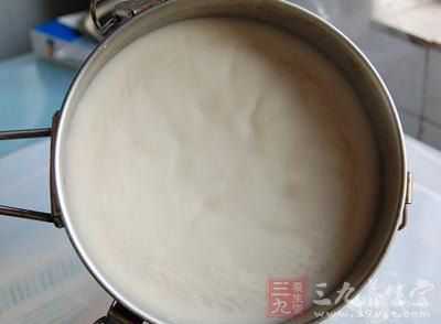 石岩一猪油加工黑窝点被取缔 查获猪油有6大桶