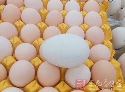 我便坚持每天吃生鸡蛋来保持健康 我便坚持每天吃生鸡蛋来保持健康