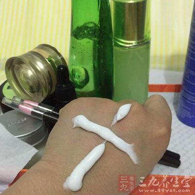 对化妆品的选用不要从一而终