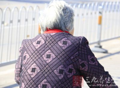 60岁的王婆婆患高血压多年 60岁的王婆婆患高血压多年