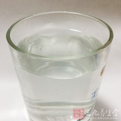 多饮水保持机体水分