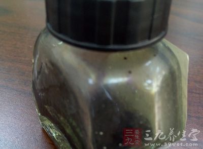  保温杯喝墨汁中毒  墨汁的苯酚影响肾脏 - 三九