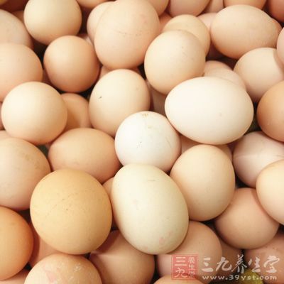 铁质丰富的食物有黄豆、黑豆、蛋类