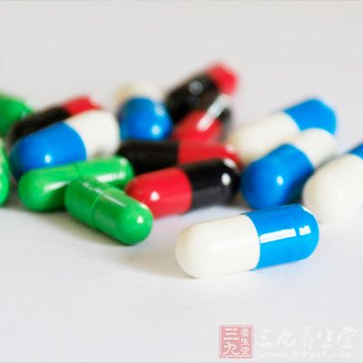 使用某些药物或过量酒精摄入