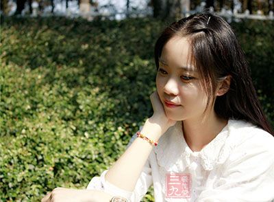 女孩天生喜好做手工