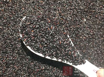 需要适量的黑米2把