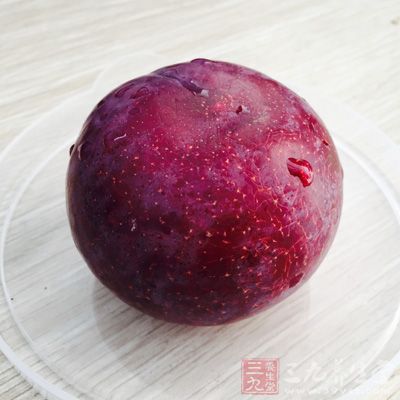 黑布林含高量的果酸，多食傷脾胃