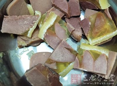 中医认为狗肉有温肾助阳、壮力气、补血脉的功效