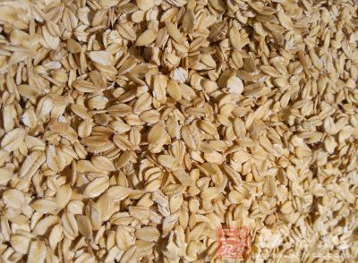 莜面出粉率高,一般可达九成以上,吃水量大 莜面出粉率高,一般可达九成以上,吃水量大