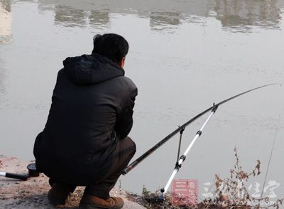 钓鱼方法 垂钓草鱼的方法有哪些(1)