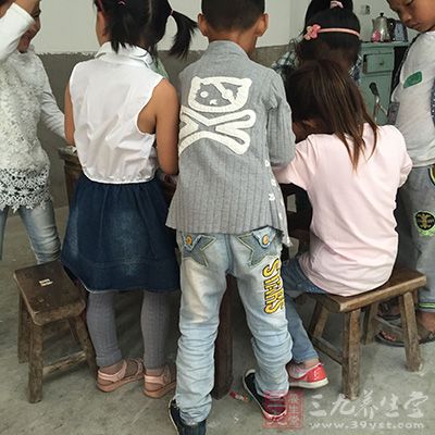 孩子鼻腔塞进异物是常见的急诊疾病 孩子鼻腔塞进异物是常见的急诊疾病