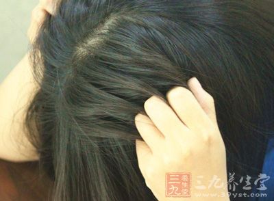 新妈咪由于分娩后体内激素水平大大下降