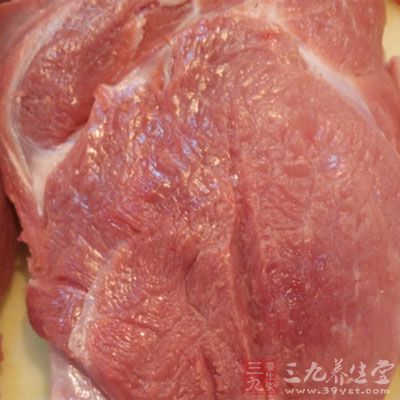 材料：猪肉250克，鸡蛋2个，木耳25克，黄花菜25克，油菜150克