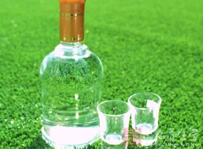 太原端掉两个制假售假黑窝点