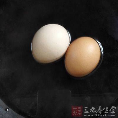 適宜優(yōu)質(zhì)蛋白(如魚、雞蛋、豆制品、瘦肉、牛奶等)