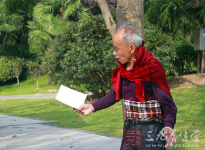 他们对60岁以上的美国人、53岁以上的中国人以及61岁以上的哥斯达黎加人进行了五年内的人口死亡率分析