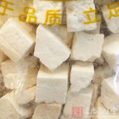 土茯苓具有抗炎及調(diào)節(jié)免疫的功效能促進尿酸的排泄