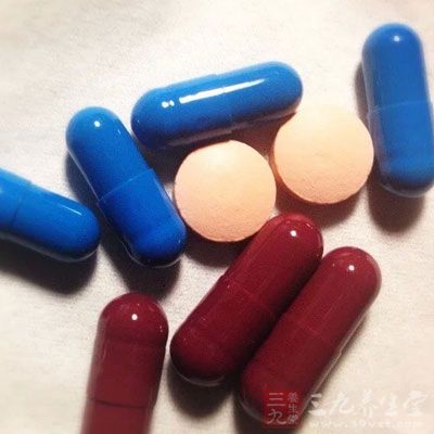 致病细菌生长速度快，代谢活跃，使用药物治疗后效果较佳，易恢复