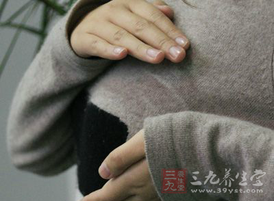 女子怀孕后引发乳房肥大 医生称该病是种折磨